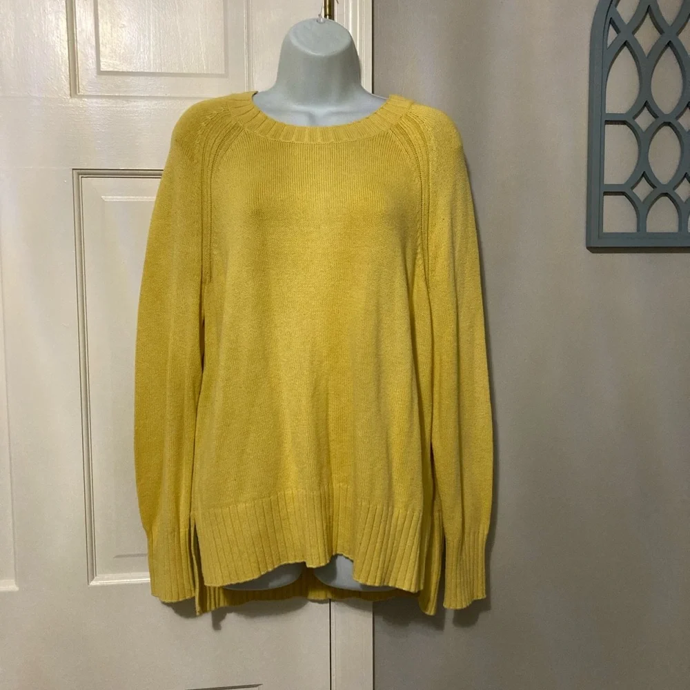 Old Navy Women's Mustard Crew Neck Sweater - Picture 1 of 4